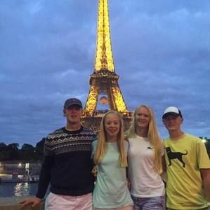 Meet your Posher, Carey